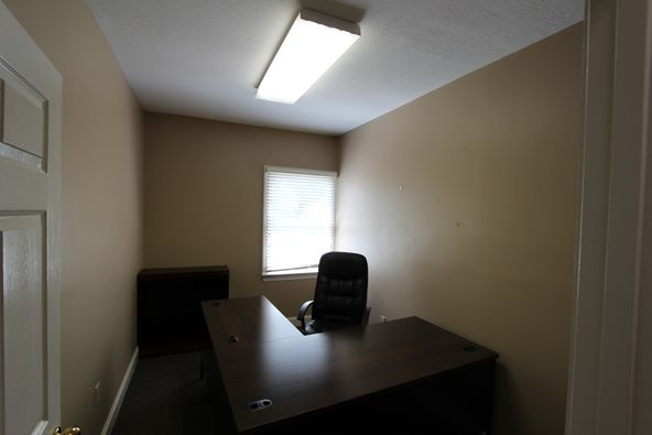 Office Space For Sale/Lease: 101 Madison Plz, Hattiesburg, MS 39402